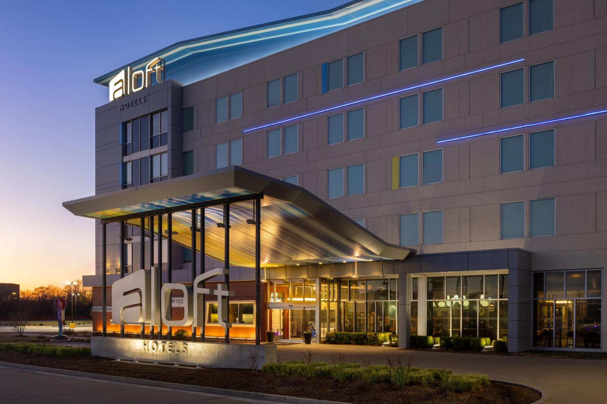 Отель Aloft Уичита Экстерьер фото